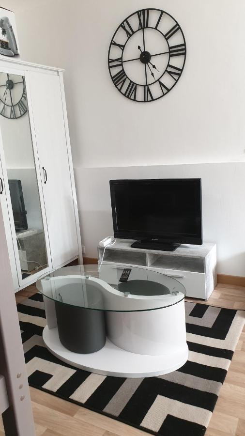 Chambres Poitiers Centre Ville - Salle De Bain, Refrigerateur, Tv Et Machine A Cafe Privatifs - Cuisine Commune - Terrasse - Hotel De Ville A 200M 외부 사진