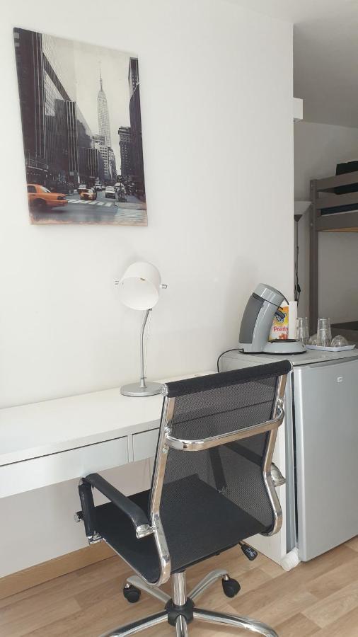Chambres Poitiers Centre Ville - Salle De Bain, Refrigerateur, Tv Et Machine A Cafe Privatifs - Cuisine Commune - Terrasse - Hotel De Ville A 200M 외부 사진