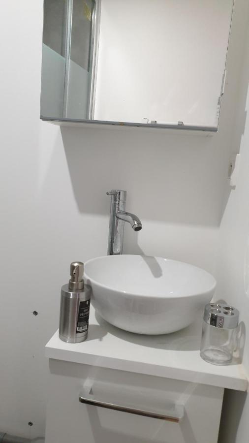 Chambres Poitiers Centre Ville - Salle De Bain, Refrigerateur, Tv Et Machine A Cafe Privatifs - Cuisine Commune - Terrasse - Hotel De Ville A 200M 외부 사진