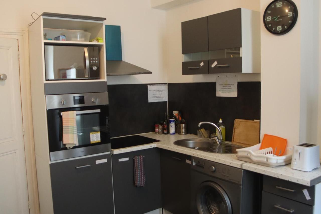 Chambres Poitiers Centre Ville - Salle De Bain, Refrigerateur, Tv Et Machine A Cafe Privatifs - Cuisine Commune - Terrasse - Hotel De Ville A 200M 외부 사진