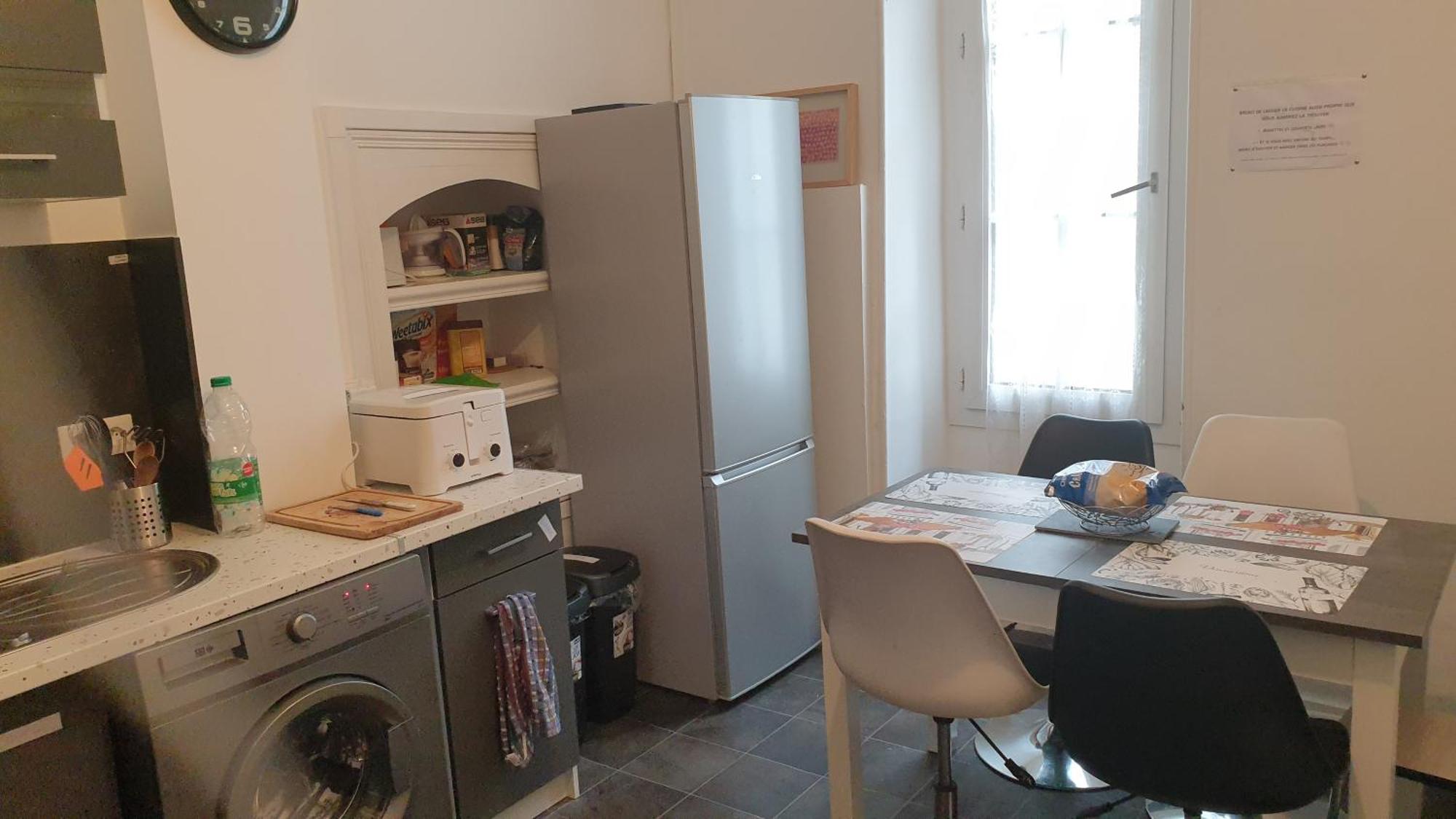 Chambres Poitiers Centre Ville - Salle De Bain, Refrigerateur, Tv Et Machine A Cafe Privatifs - Cuisine Commune - Terrasse - Hotel De Ville A 200M 외부 사진