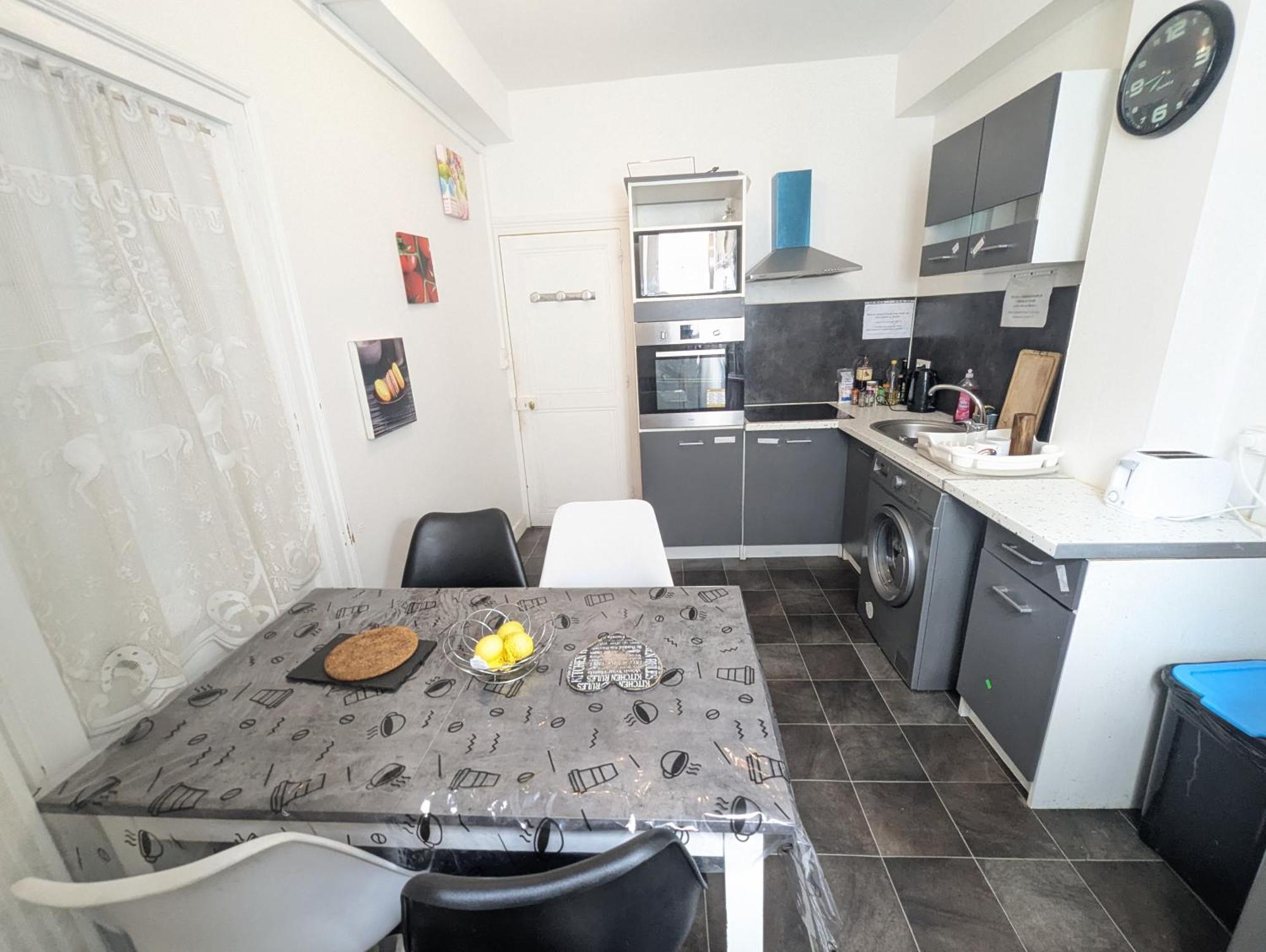 Chambres Poitiers Centre Ville - Salle De Bain, Refrigerateur, Tv Et Machine A Cafe Privatifs - Cuisine Commune - Terrasse - Hotel De Ville A 200M 외부 사진