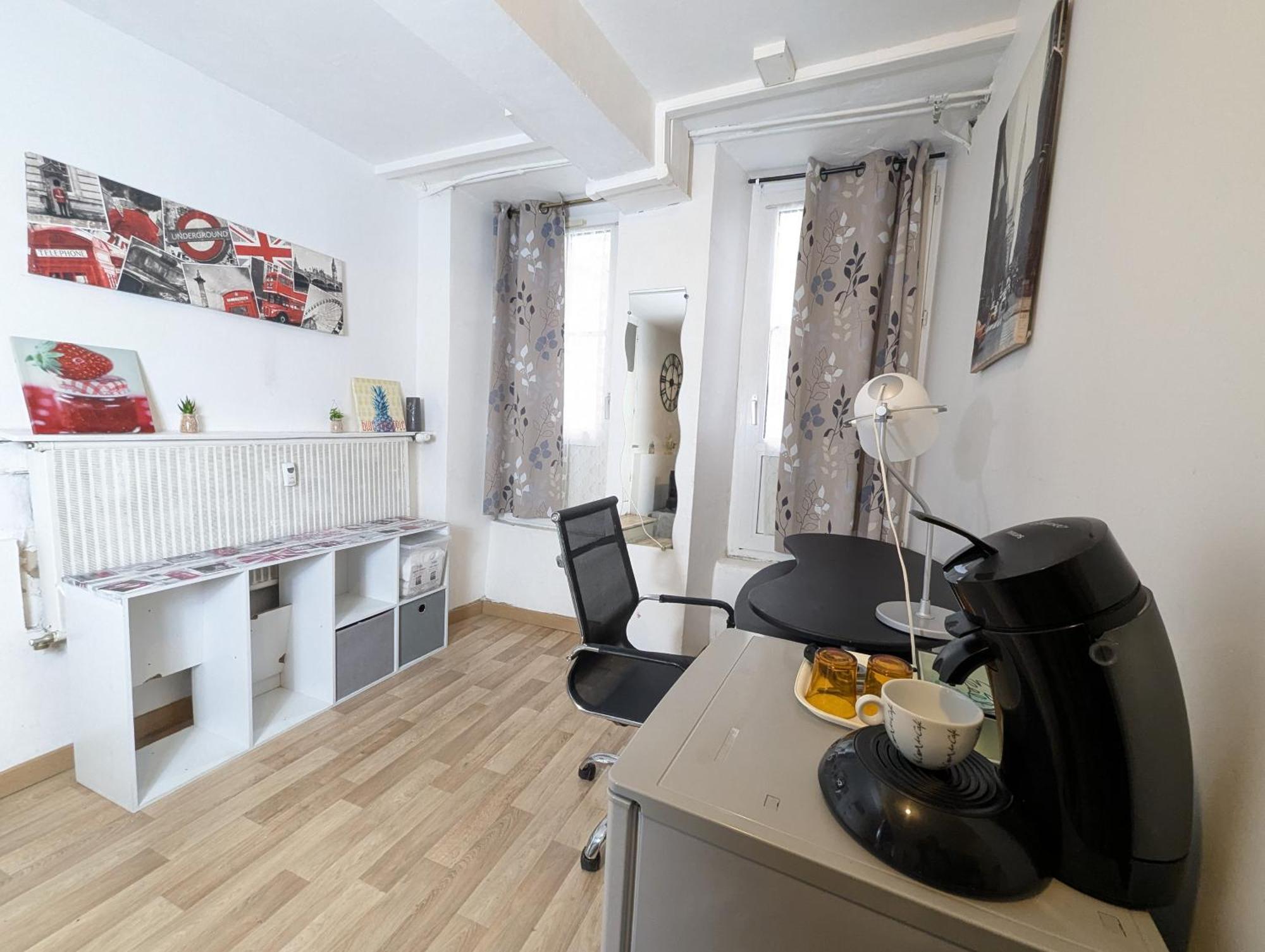 Chambres Poitiers Centre Ville - Salle De Bain, Refrigerateur, Tv Et Machine A Cafe Privatifs - Cuisine Commune - Terrasse - Hotel De Ville A 200M 외부 사진