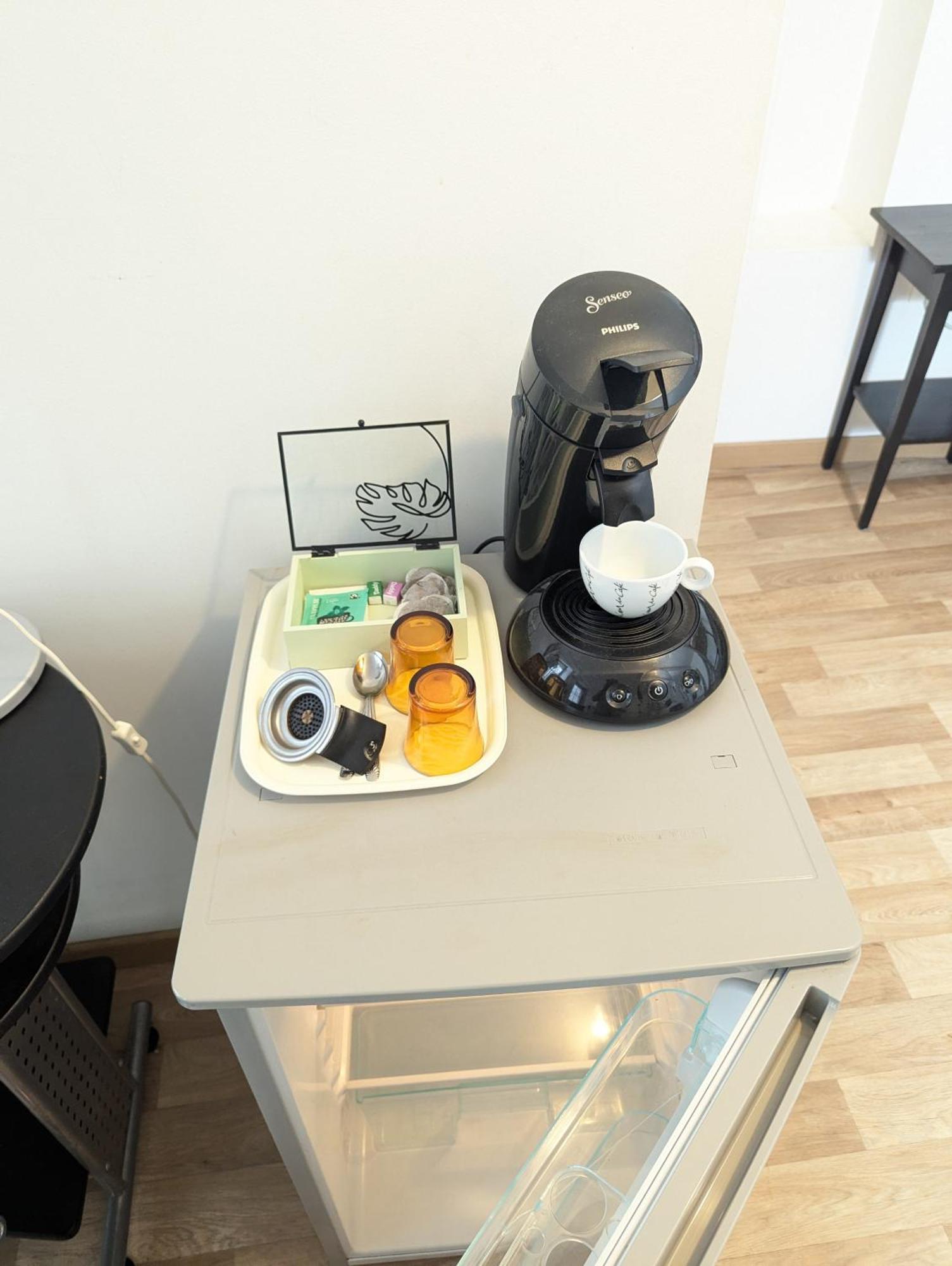 Chambres Poitiers Centre Ville - Salle De Bain, Refrigerateur, Tv Et Machine A Cafe Privatifs - Cuisine Commune - Terrasse - Hotel De Ville A 200M 외부 사진
