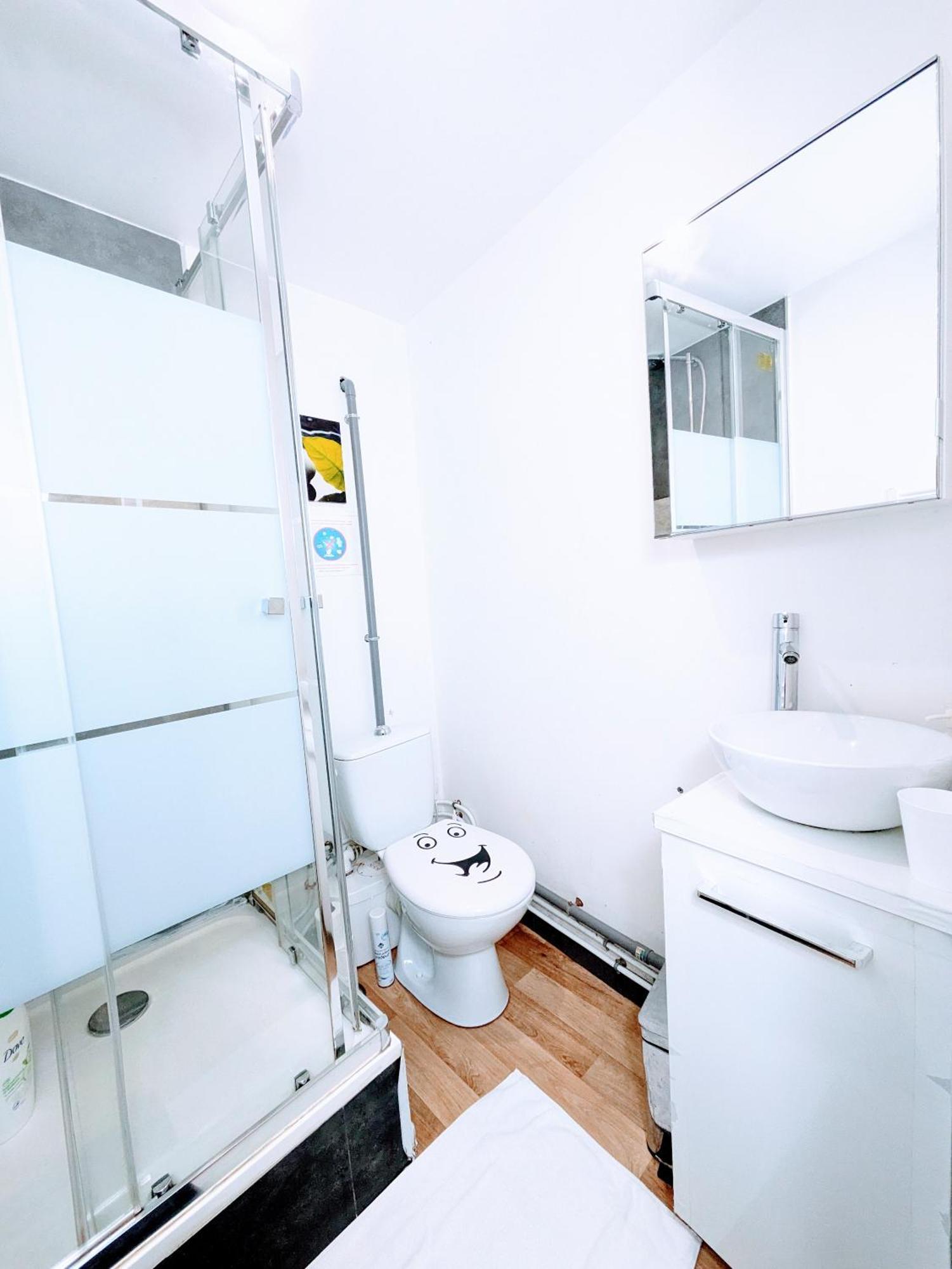 Chambres Poitiers Centre Ville - Salle De Bain, Refrigerateur, Tv Et Machine A Cafe Privatifs - Cuisine Commune - Terrasse - Hotel De Ville A 200M 외부 사진
